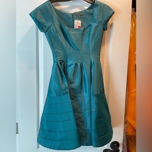Zac Posen brand new green flared dress size 2
